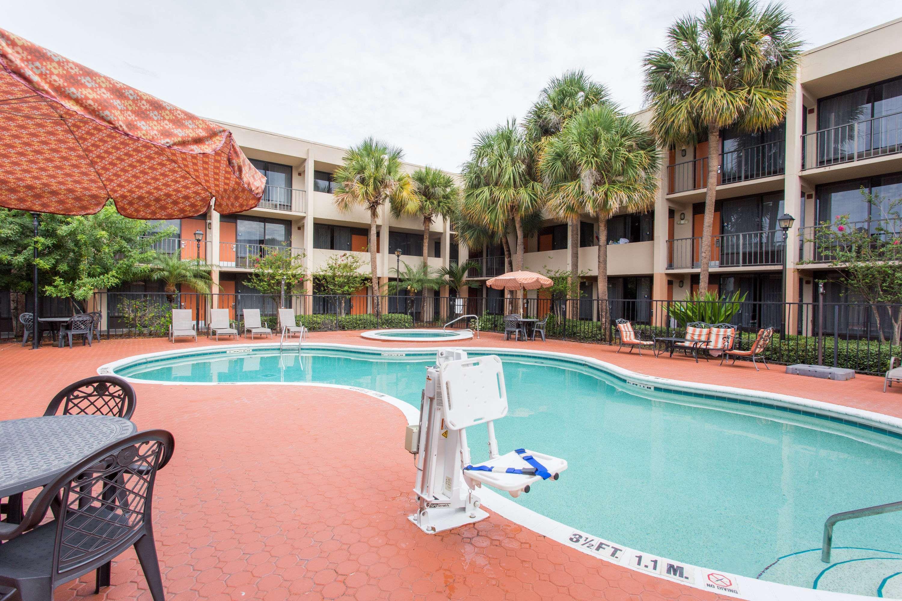 Days Inn & Suites By Wyndham Orlando Airport Exterior foto