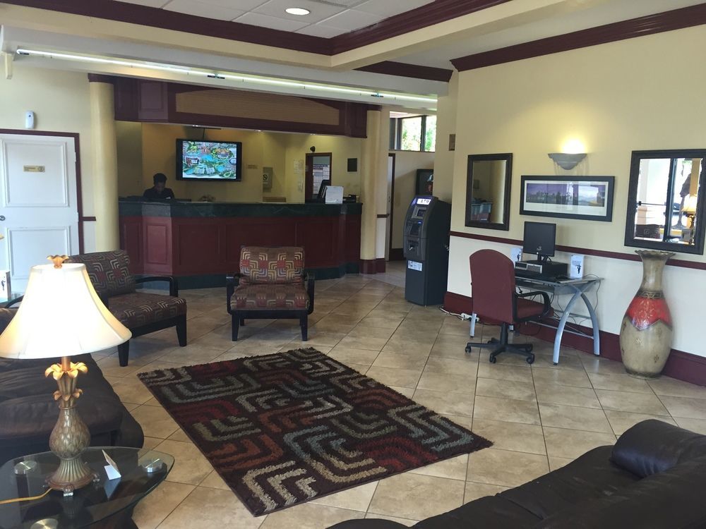 Days Inn & Suites By Wyndham Orlando Airport Exterior foto