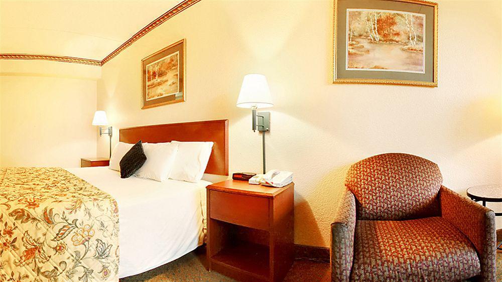 Days Inn & Suites By Wyndham Orlando Airport Exterior foto